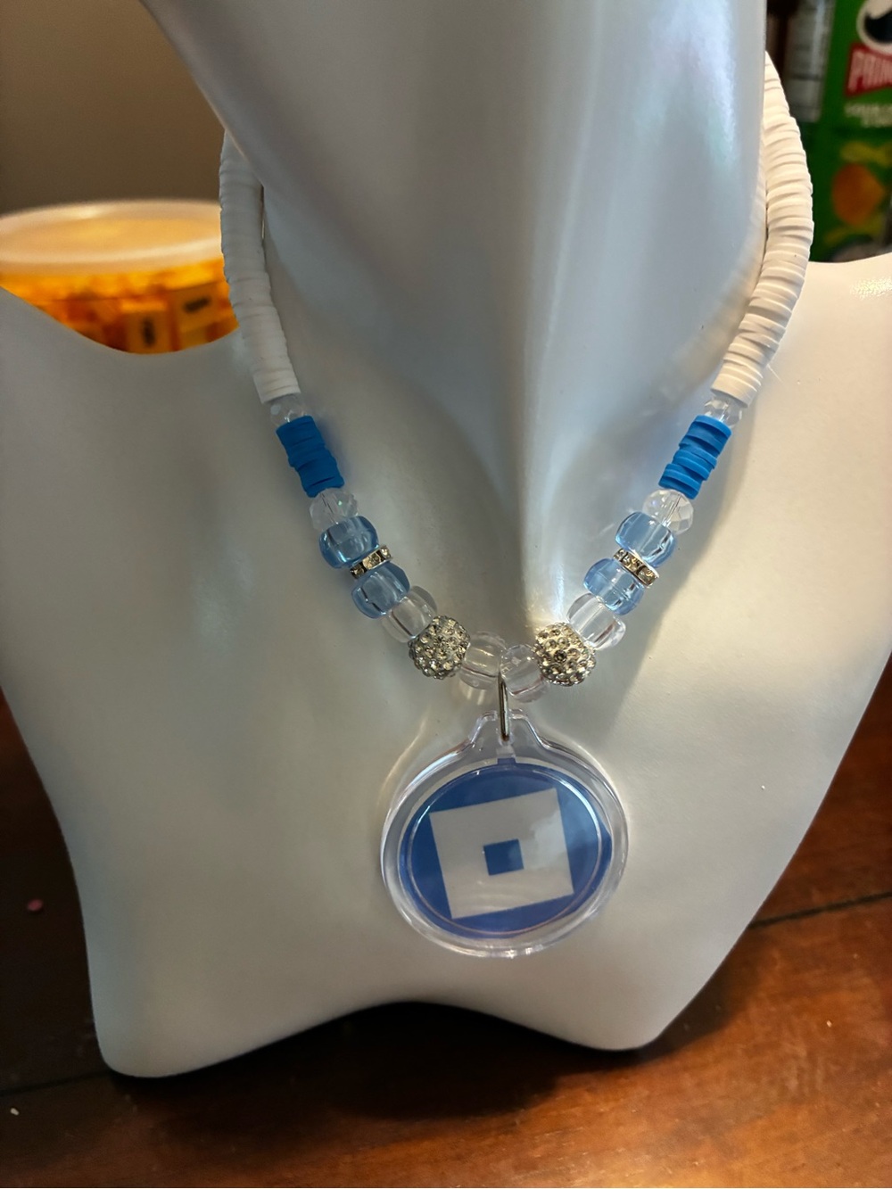 Blue Roblox necklace - Picture 5 of 6